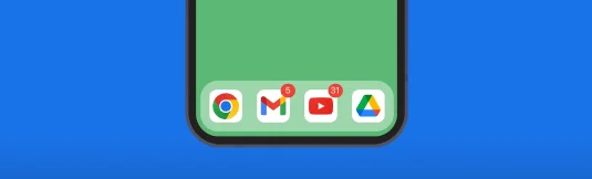 Telèfon mòbil en què es mostren les icones de les aplicacions Chrome, Gmail, YouTube i Google Drive.